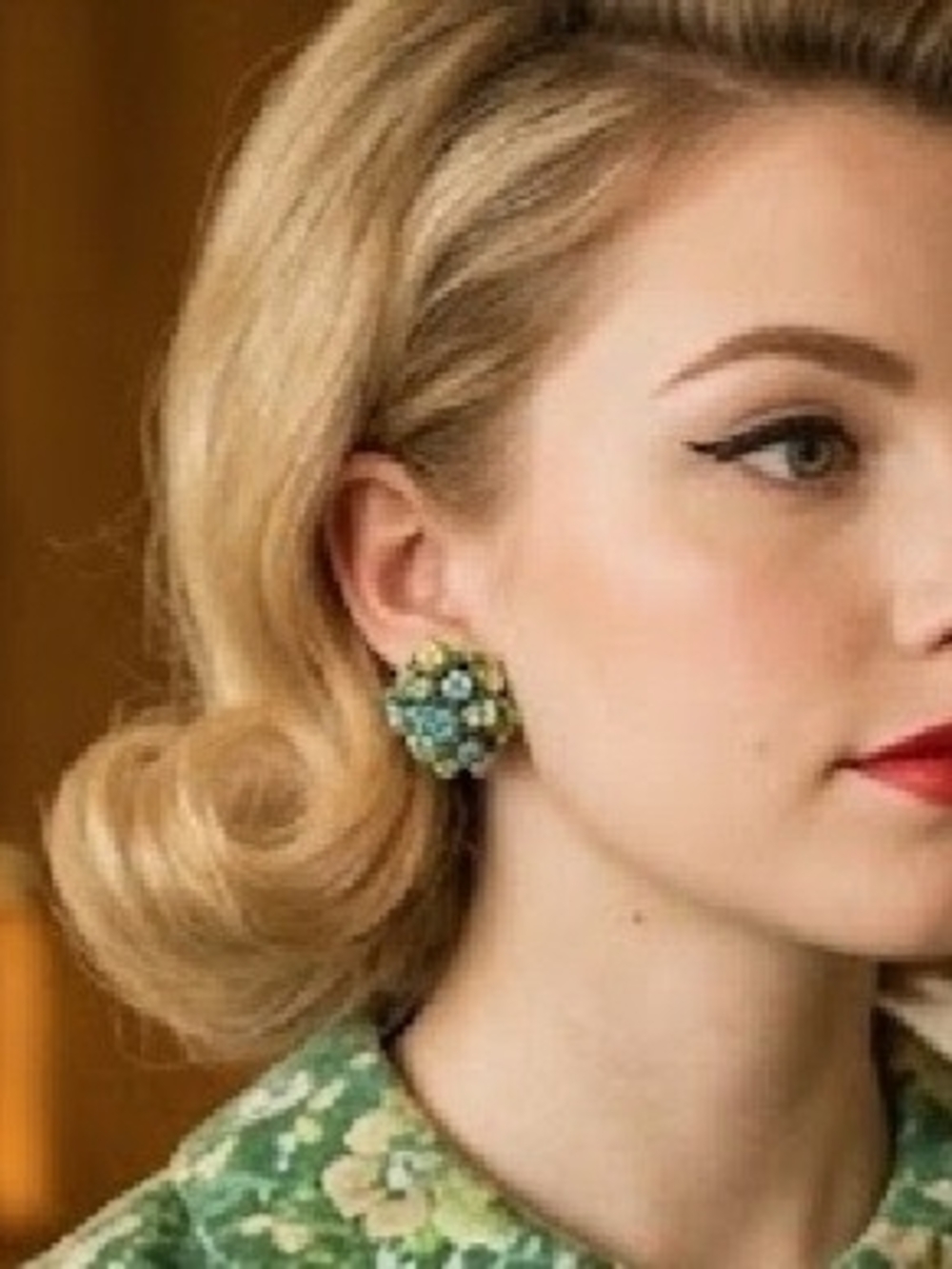 Vintage-Inspired Green Cluster Clip-On Earrings